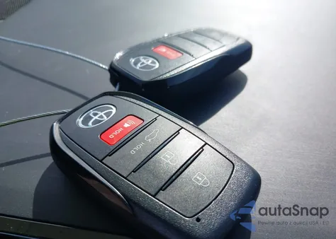 2023 Toyota Crown Limited z USA, uszkodzony, nr VIN JTDAAAAF2P3002948